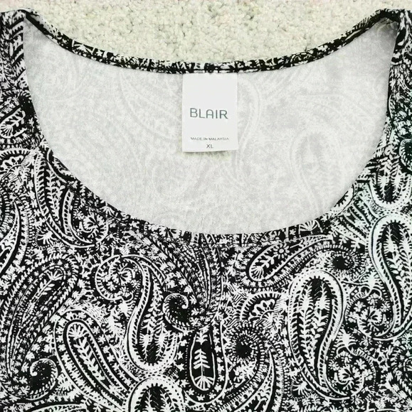 ✨️Woman's BLAIR Paisley Print Blouse✨️ - Picture 3 of 3